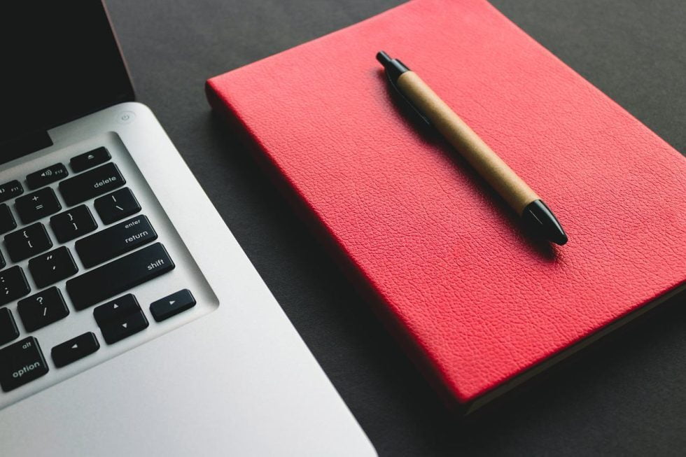 desk 4337484 1280 e1662892450580